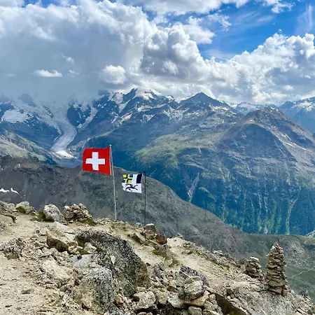 Swiss Me Up! Appartement Pontresina
